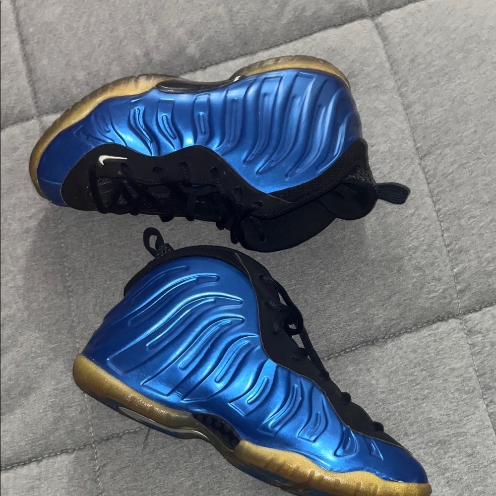 Nike Kids Metallic Blue and Gold Sneakers